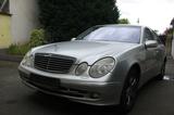 Mercedes-Benz E 220 CDI AVANTGARDE Blaues Teilleder