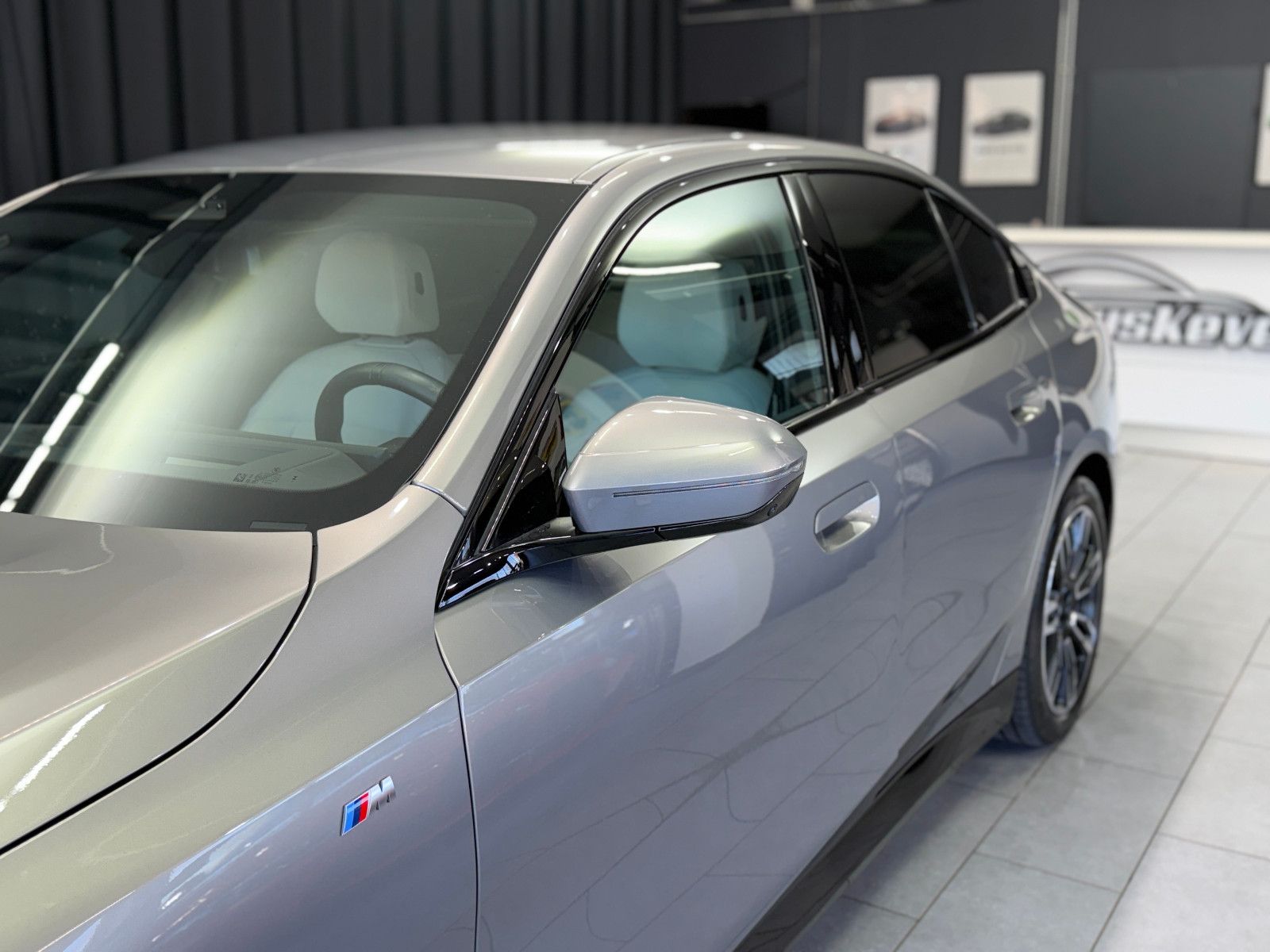 Fahrzeugabbildung BMW 520 d Limousine M Sport|H&K|HuD|Garantie