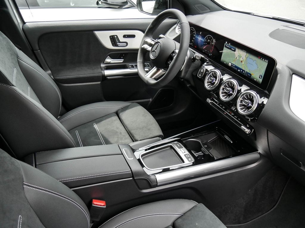 Mercedes-Benz GLA 220 4MATIC |AMG|NIGHT|NAVI|MBeam|PANO|AHK