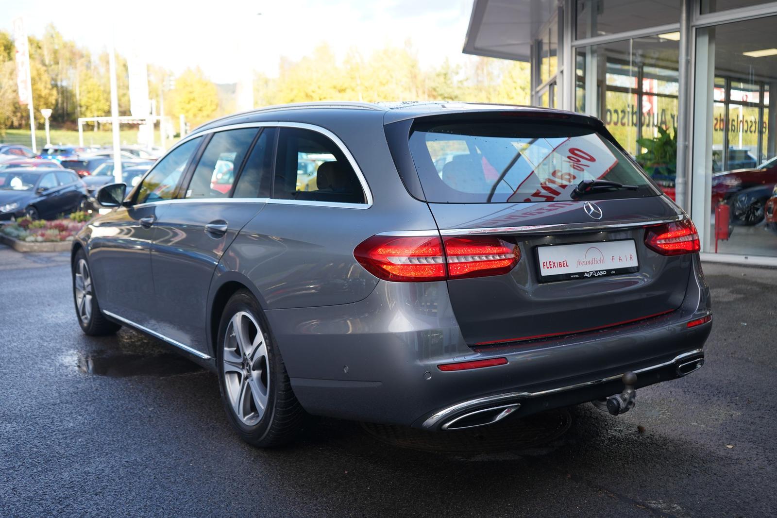Mercedes-Benz E220 dT-Modell Avantgarde Klimaaut. Navi LED AHK