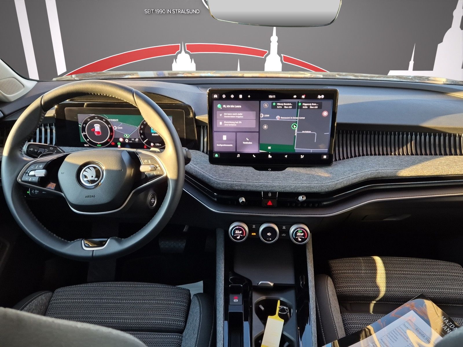 Fahrzeugabbildung SKODA Superb 1.5 TSI DSG Combi ACC/SHZ/LED/NAVI/RFK