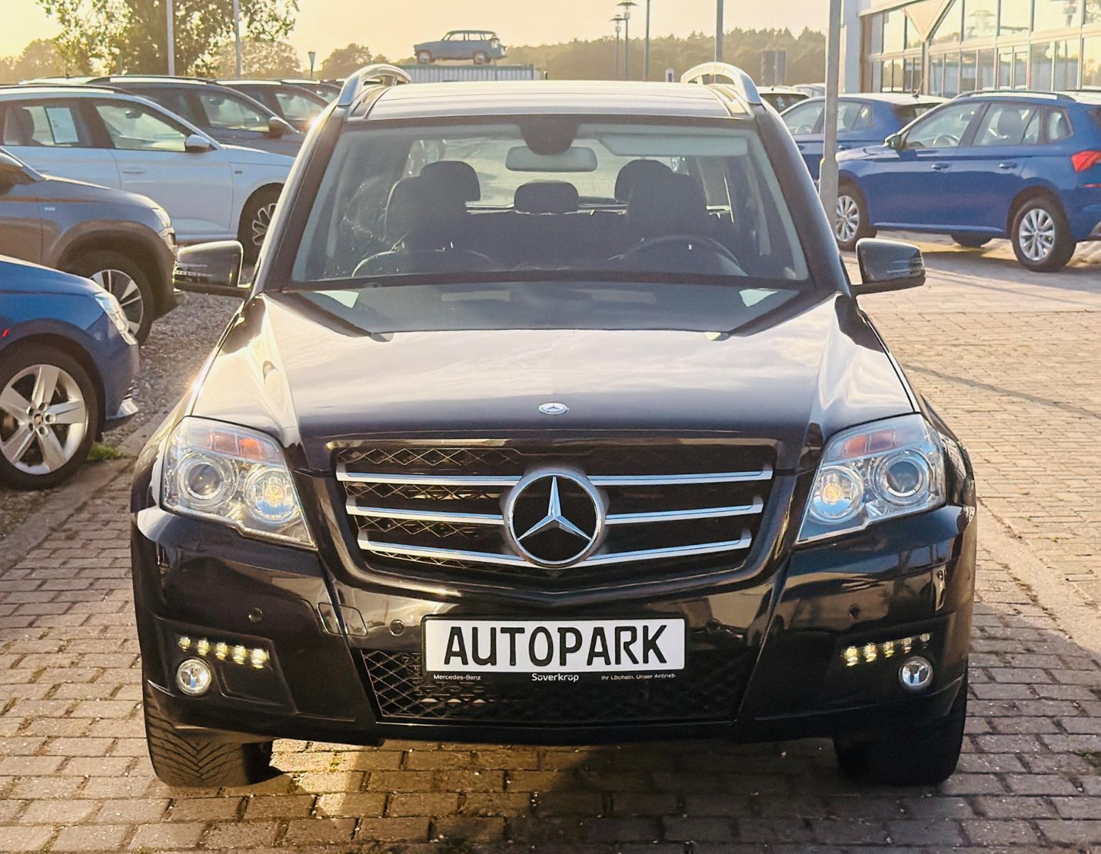 Mercedes-Benz GLK 350 4Matic*LEDER*NAVI*PANORAMA*SPORT-PAKET*