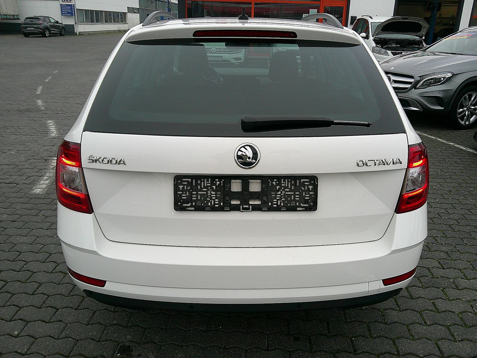 Fahrzeugabbildung SKODA Octavia Combi SOLEIL/NAVI/1.HAND/SCHECKHEFT