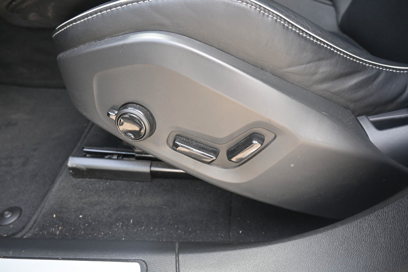 Fahrzeugabbildung Volvo XC60 T6 AWD Recharge Plus Dark*360°*ACC*AHK