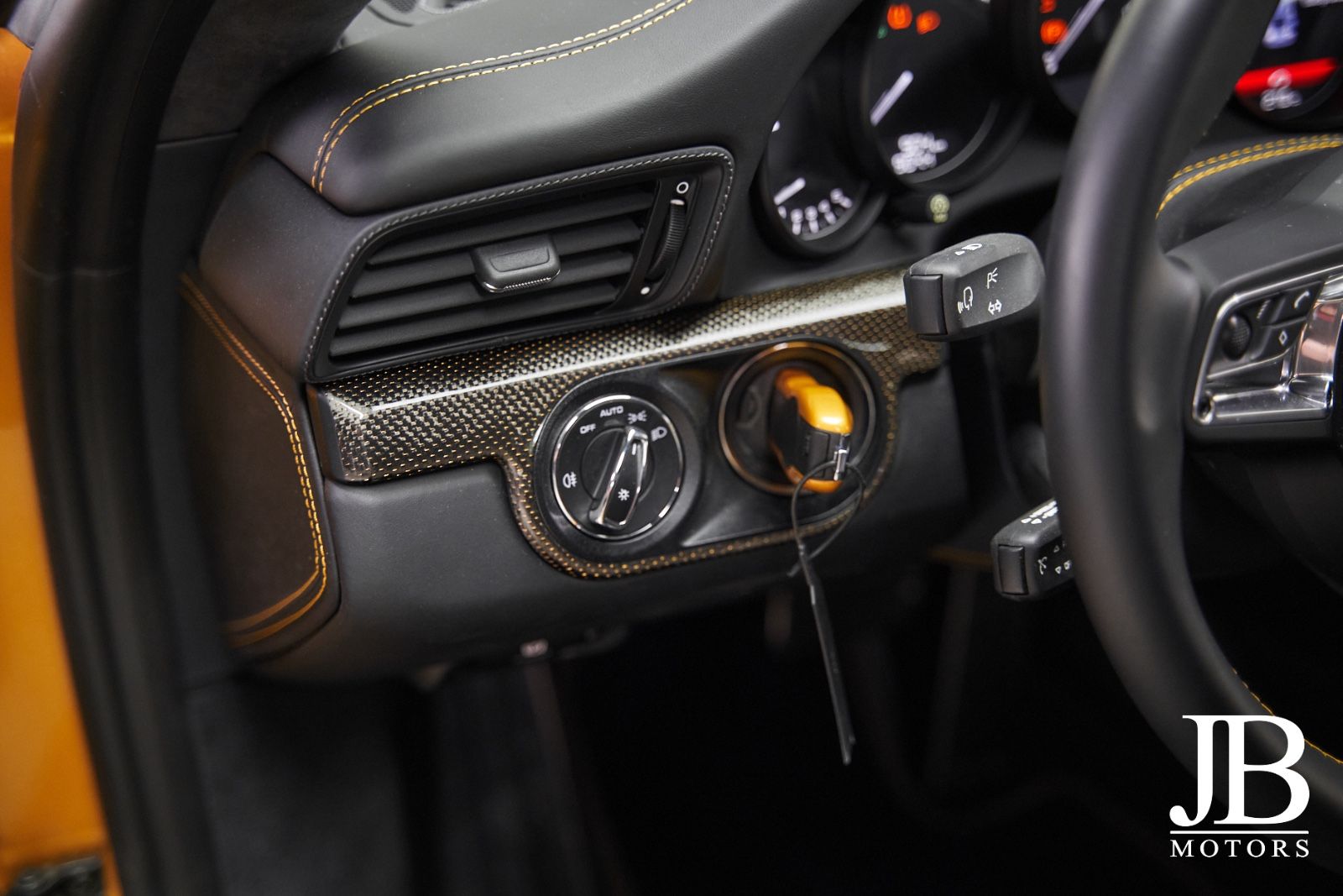 Fahrzeugabbildung Porsche 911 Turbo S Exclusive Series Burmester Lift