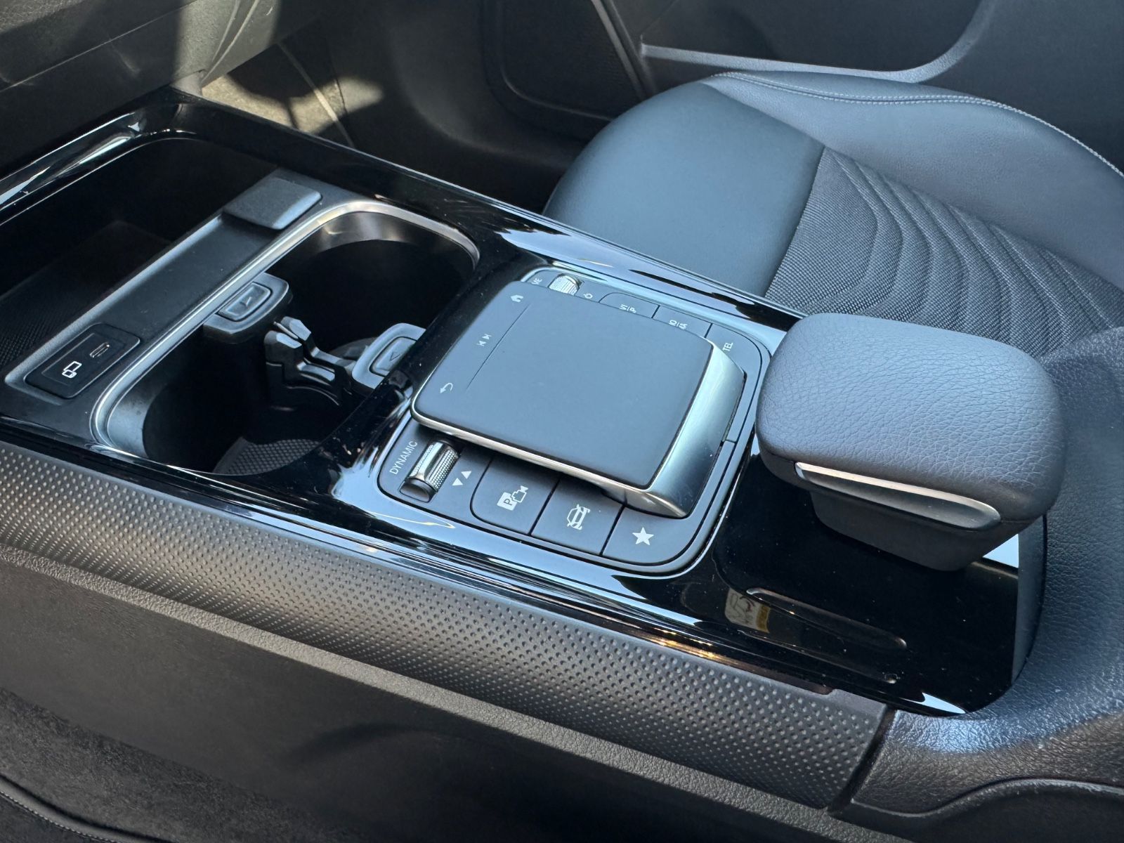 Mercedes-Benz B 250e LED/Navi/Kam/Leder/Spur&Park-Ass./SZH/18" foto 14