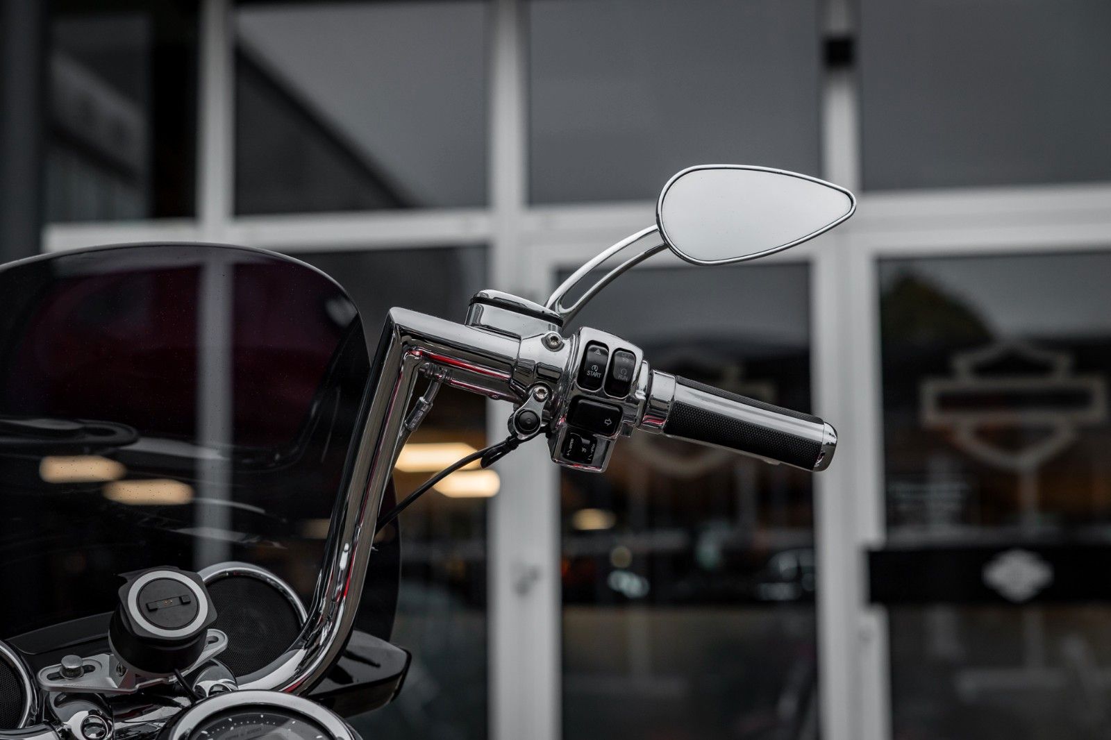 Fahrzeugabbildung Harley-Davidson FLSTSE2 CVO SOFTAIL CONVERTIBLE 110cui -Kesstech