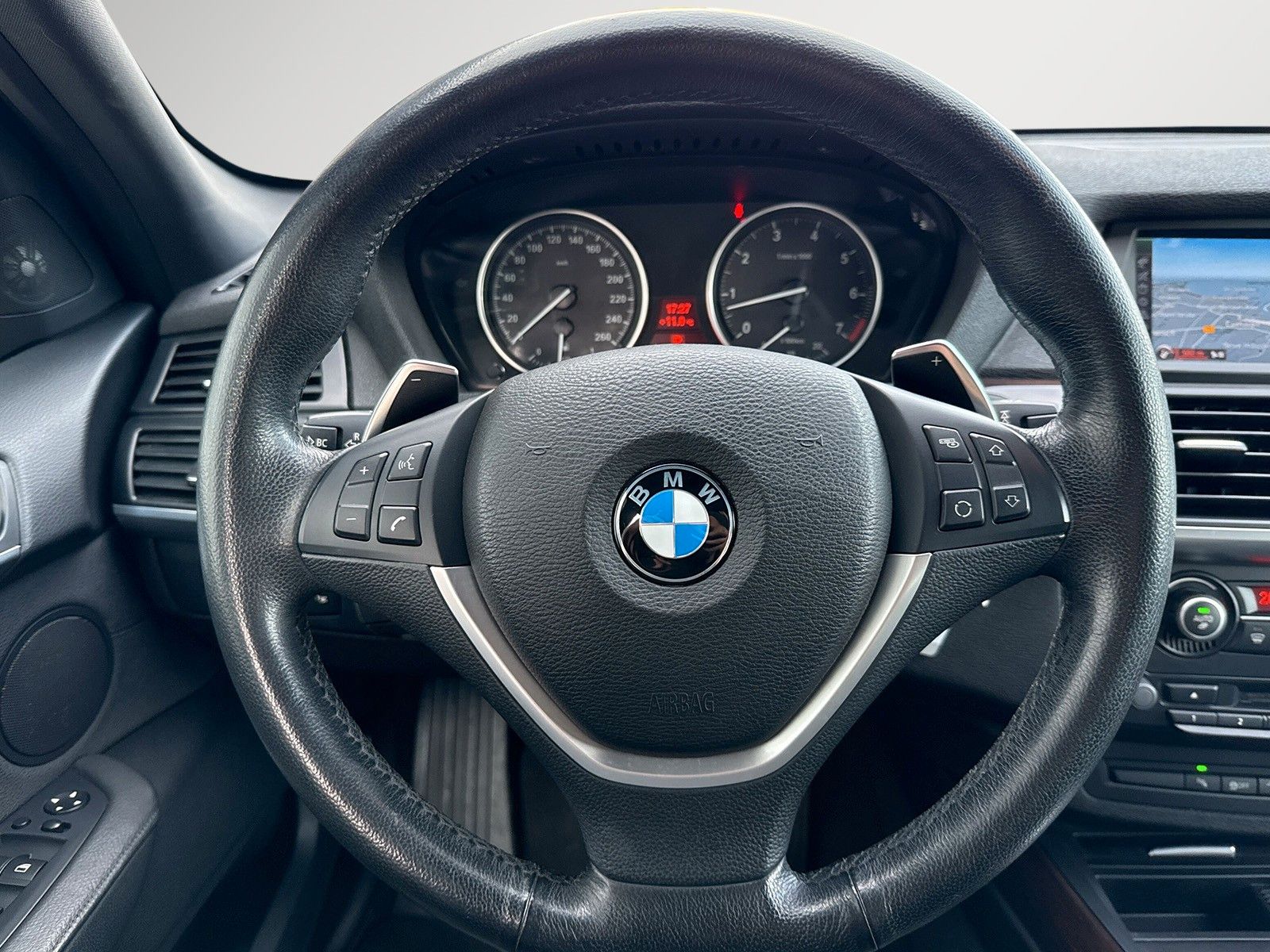 Fahrzeugabbildung BMW X5 xDrive50i*Pano*Bi-Xen*Memory*Head-Up*2-Zonen*