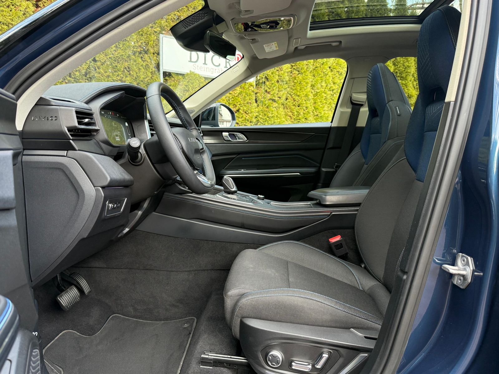 Fahrzeugabbildung Lynk&Co 01 1.5 T Aut PHEV PANO+LED+NAVI+ACC+MEMO+SHZ+360
