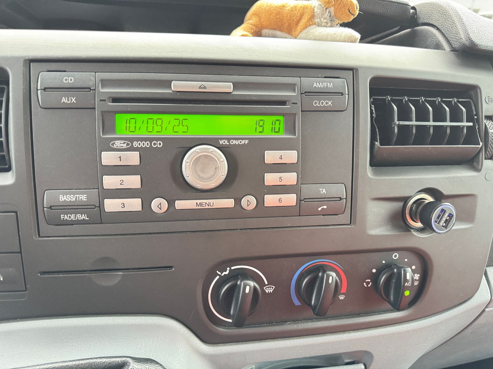 Fahrzeugabbildung Chausson Flash 02 Ford Transit 2.2 KAMERA STANDHEIZUNG TV