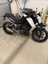 KTM Duke 125 | EZ 12/2015 | 17.300 km | LeoVince - KTM 300