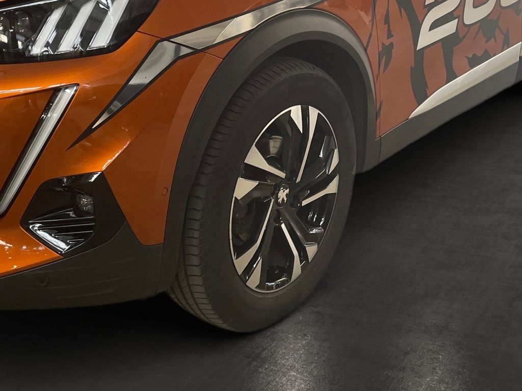 Fahrzeugabbildung Peugeot 2008 1.2 PureTech 130 Allure GT line, SHZ, Totw,