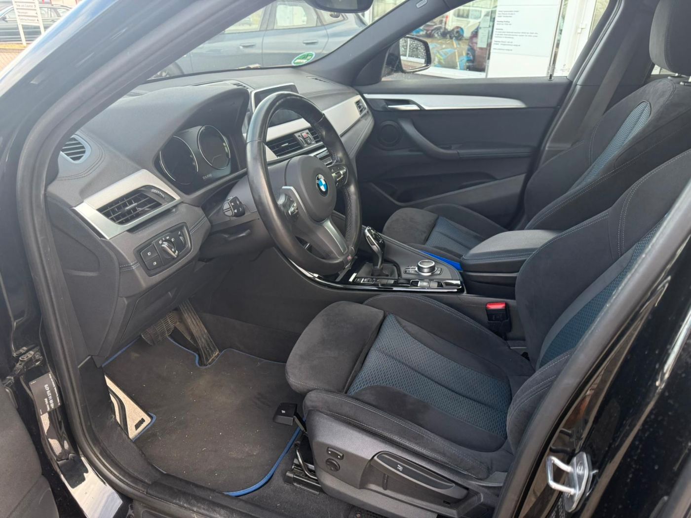 Fahrzeugabbildung BMW X2 20i M Sport +Glasdach+LED+Komfortzugang+AHK