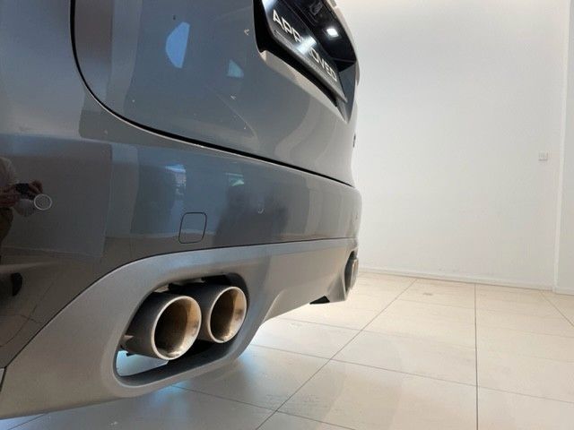 Fahrzeugabbildung Jaguar F-PACE P550 SVR AWD Panoramadach AHK elk. & 22"