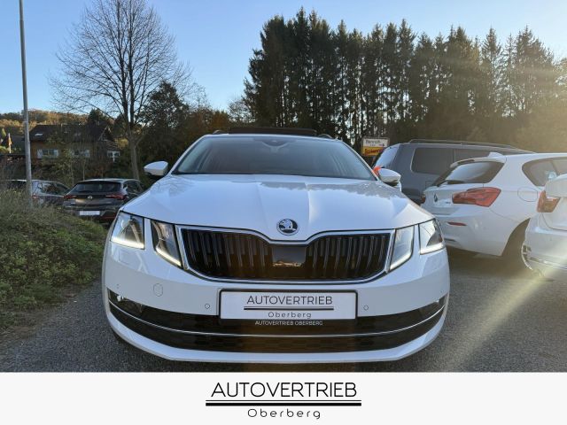 Skoda Octavia 2.0 TDI AUTOM. LED NAVI AHK ACC PANORAMA