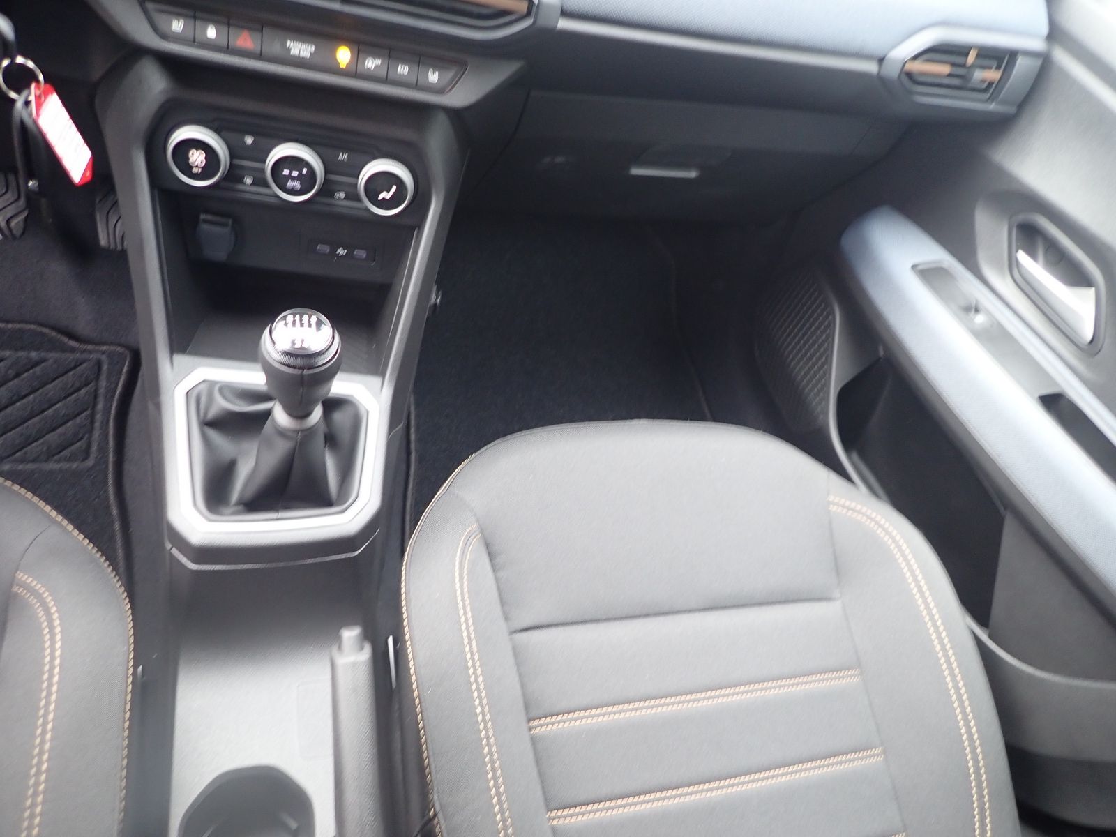 Fahrzeugabbildung Dacia Sandero Stepway Expression TCe 110