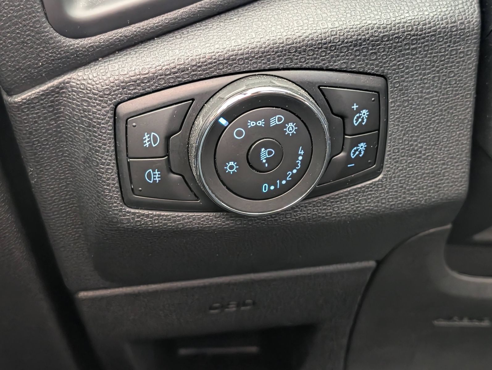 FORD EcoSport  1.0 EcoBoost Titanium Automatik Navi – Bild 34