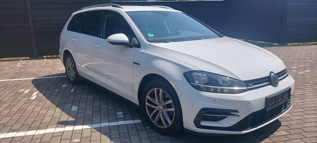 Image of Volkswagen Golf