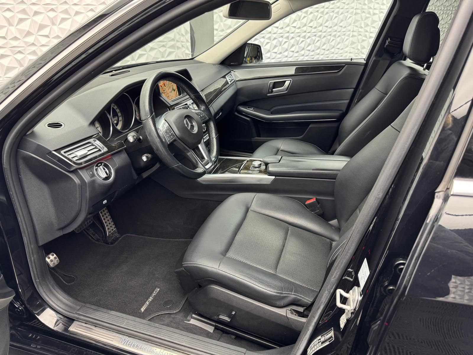 Fahrzeugabbildung Mercedes-Benz E 300 AMG V6 3.5L/PANO/HARMAN&KARDON/AHK/ILS/LED