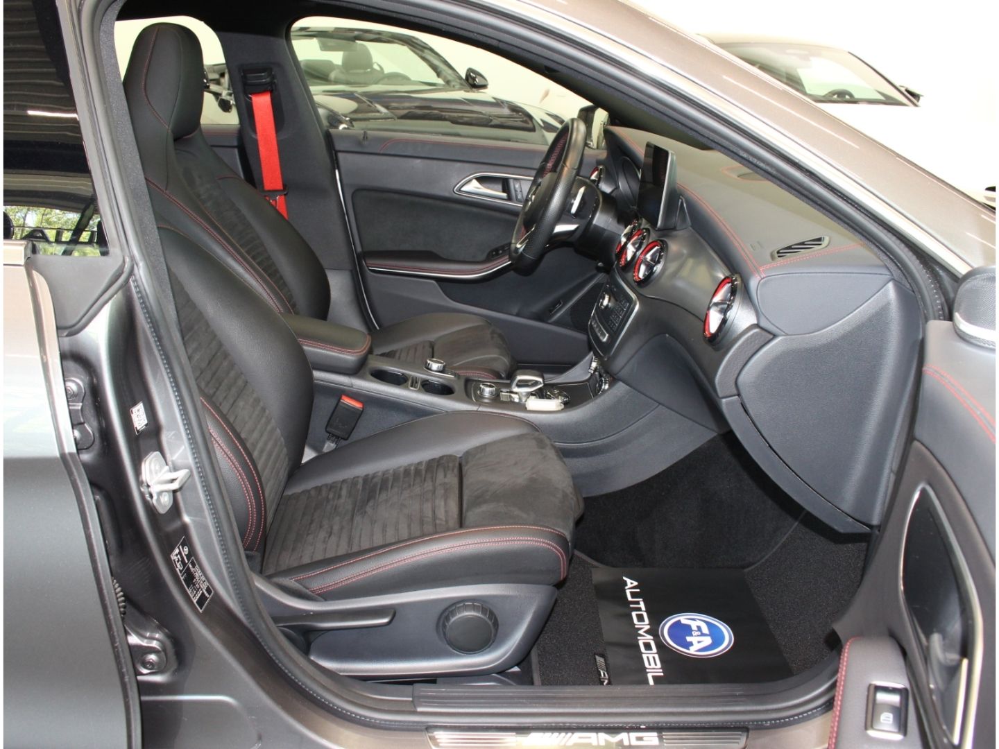 Fahrzeugabbildung Mercedes-Benz CLA 45 AMG Shooting Brake 4Matic 2.Hand*LED*TOP