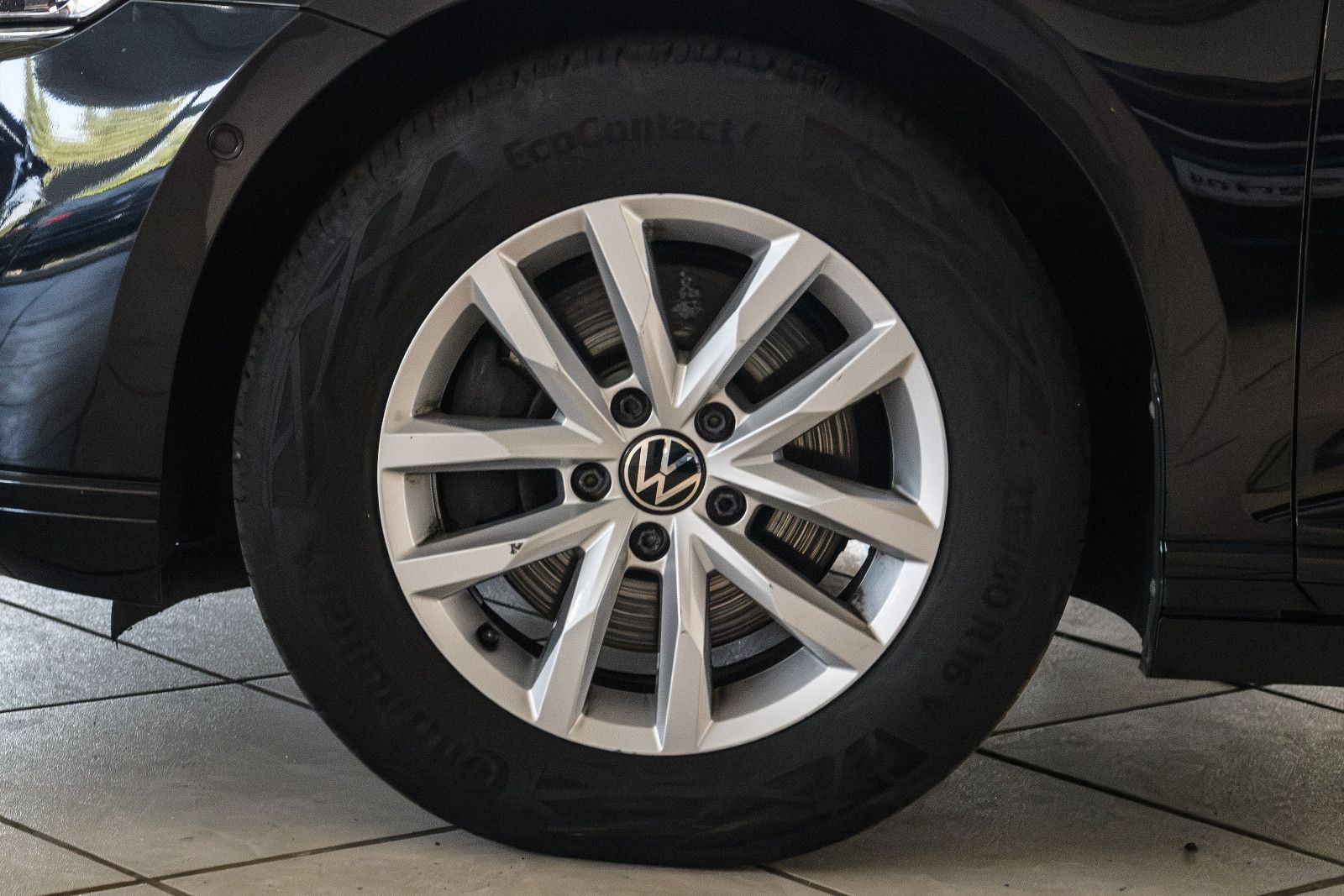 Fahrzeugabbildung Volkswagen Passat Business 2.0 TDI +Massage +Pano *Kamera