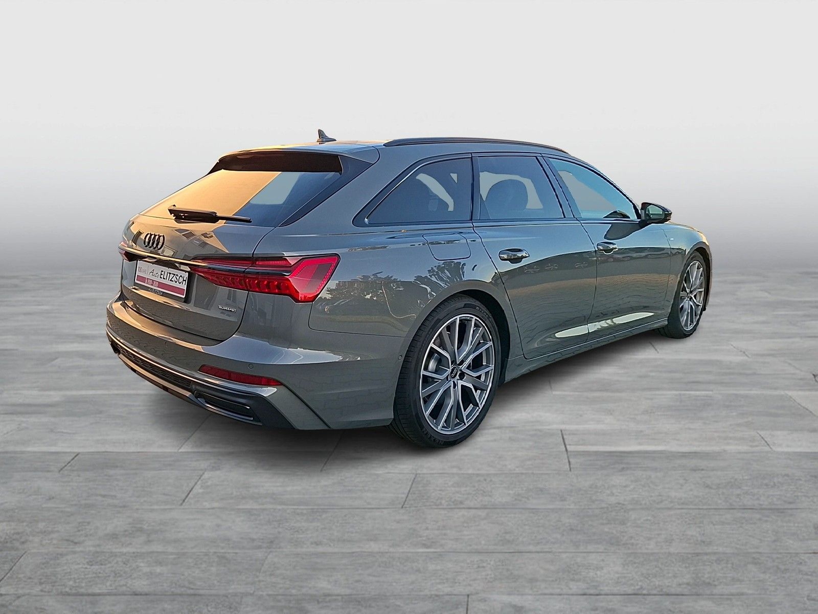 Fahrzeugabbildung Audi A6 Avant 45 TFSI quattro S-Line S-tronic Standhz