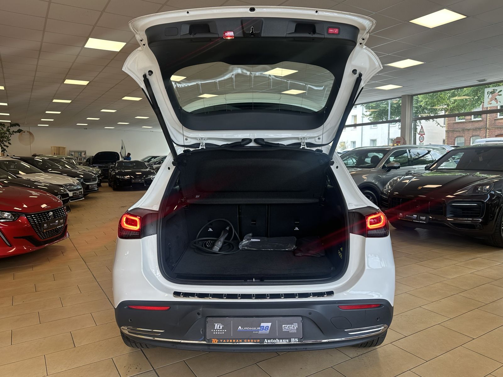 Mercedes-Benz EQA 250 Advanced*Pano*MBUX*CAM*Leder*Navi*SHZ foto 7