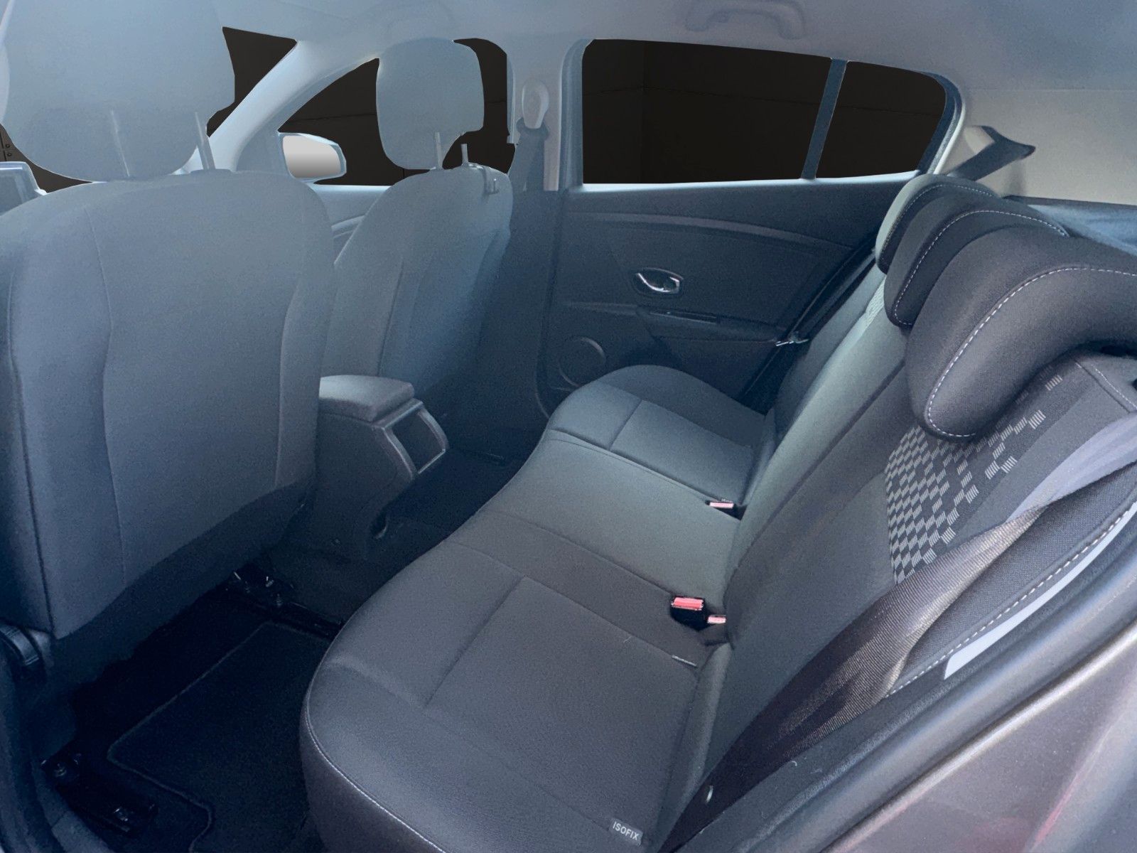 Fahrzeugabbildung Renault Megane III Lim. 5-trg. Paris Klima/Navi/TÜV NEU/
