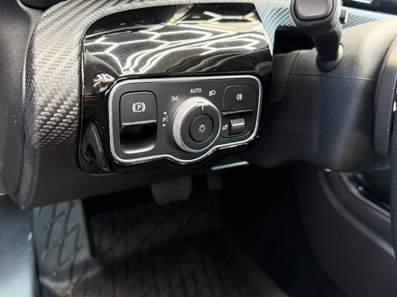 Mercedes-Benz A250e8G-DCT Style+Navi+LED+Rfkm.+MBUX-Paket