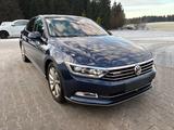 Volkswagen Passat Lim. Highline 4Motion DSG StH. 360 PANO - Volkswagen Passat mit Diesel-Antrieb: Blau