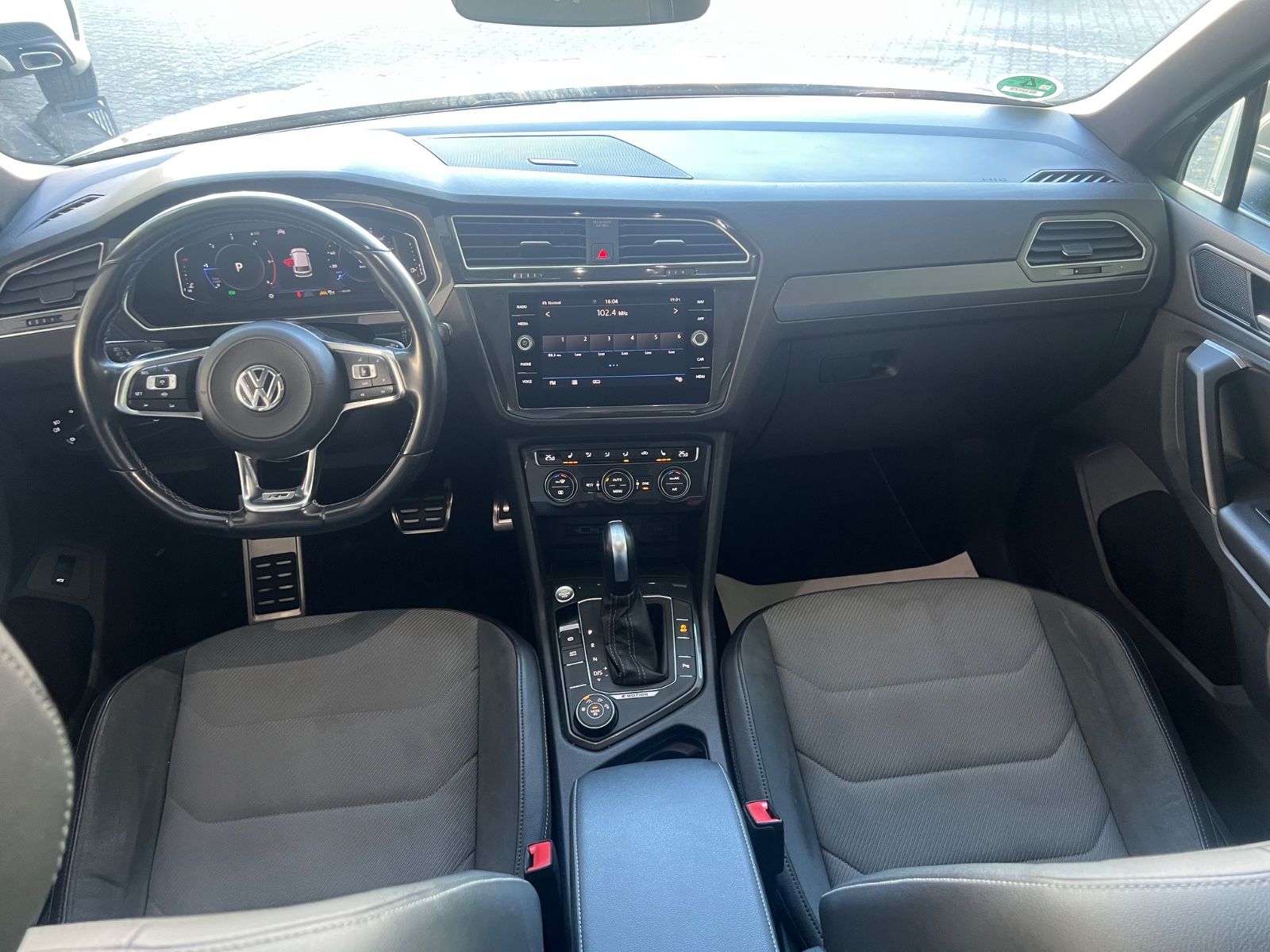 Fahrzeugabbildung Volkswagen Tiguan Highline 2.0TDI DSG 4Motion R-Line