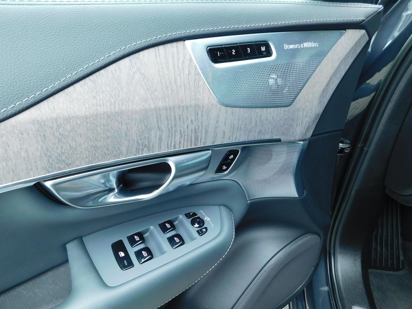 Fahrzeugabbildung Volvo XC90 T8 Inscription Edition "Bowers&Wilkins"