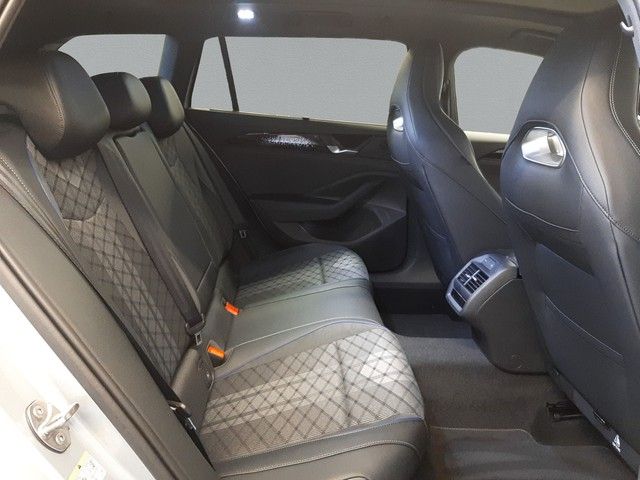 Fahrzeugabbildung Volkswagen Passat Variant 1,5 eTSi R-Line Black Pano AHK
