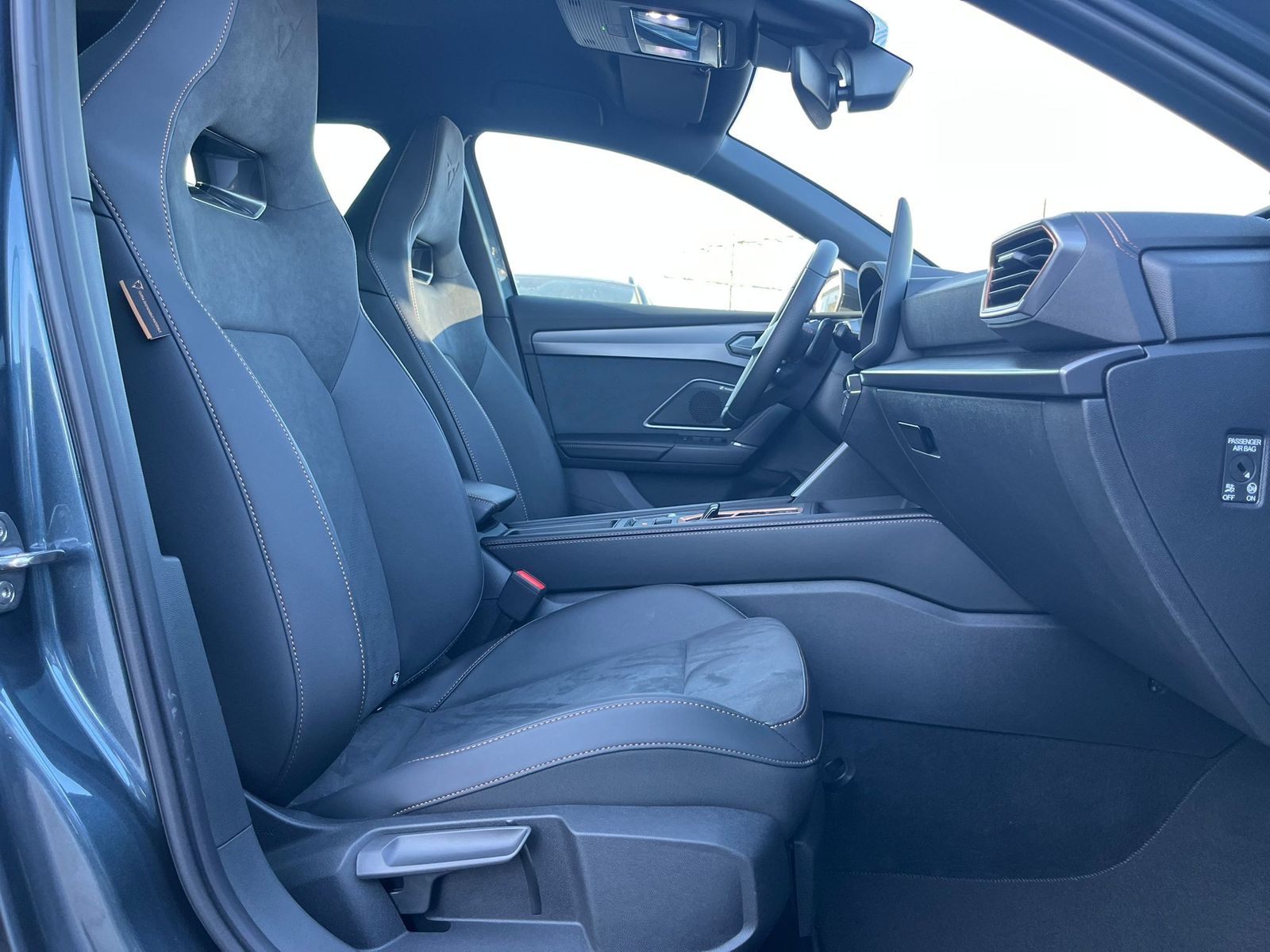 Fahrzeugabbildung CUPRA Leon 2.0 TDI MATRIX*Dinamica*Sennheiser*Int.DRIV
