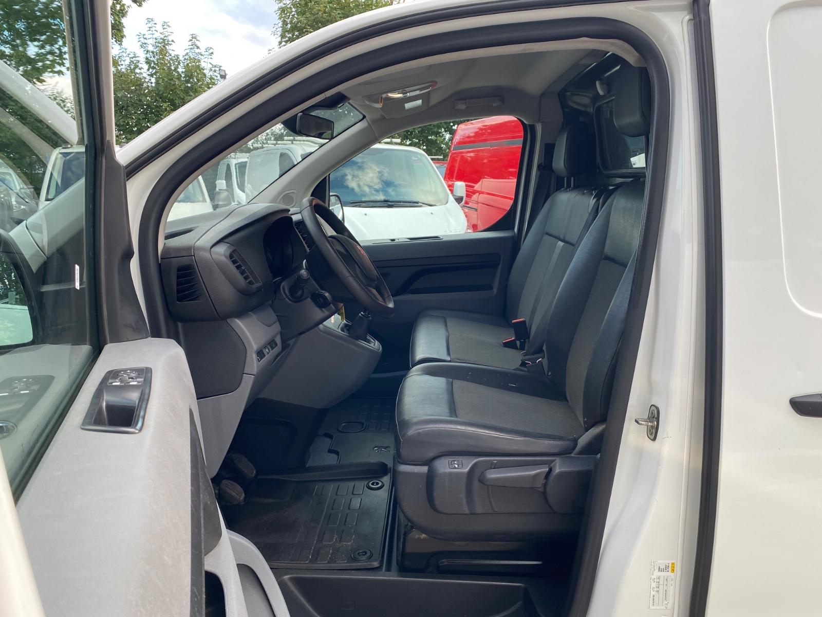 Peugeot Expert 2,0BlueHDI L2 2x Schiebetüren AHK PDC SHZ
