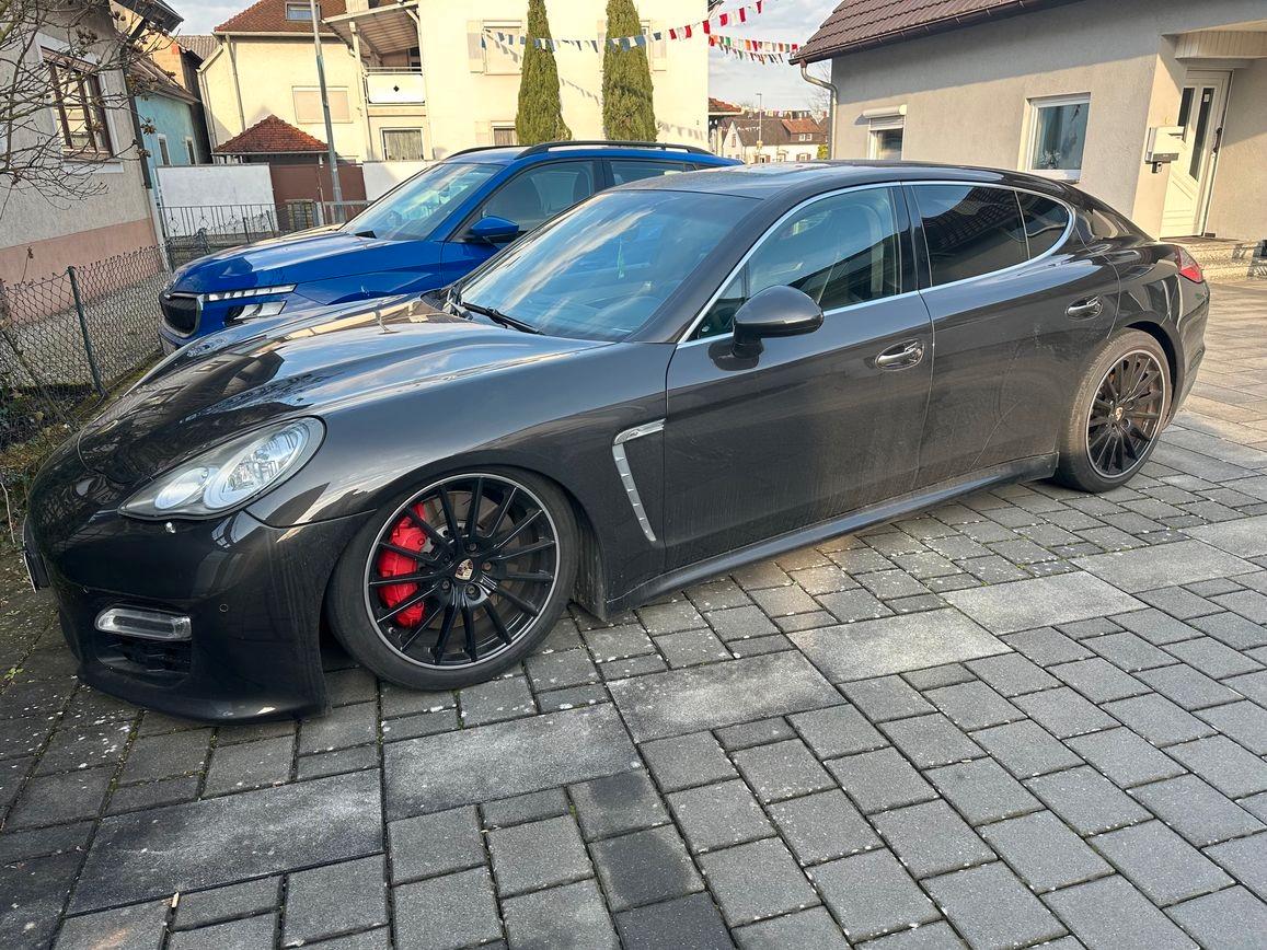 Porsche Panamera Turbo BURMESTER KAMERA