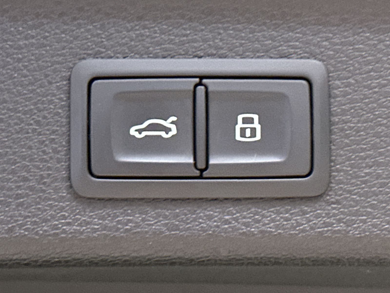 Fahrzeugabbildung Audi Q3 35 TFSI Advanced NAV+LED+SHZ+APS+VCOCK+18ZOLL