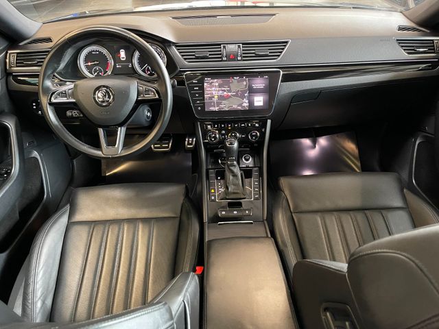 Skoda Superb Combi L&K *PANO*ACC*AHK*LEDER*NAVI*BI-XEN