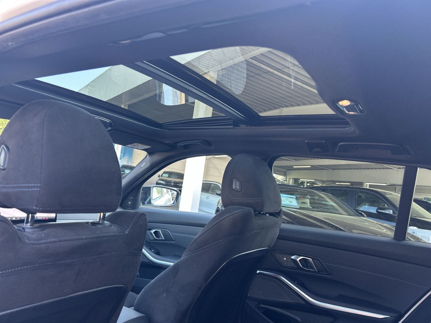 Fahrzeugabbildung BMW M340i xDriveTouring,Panodach,SurroundView,H&KSou