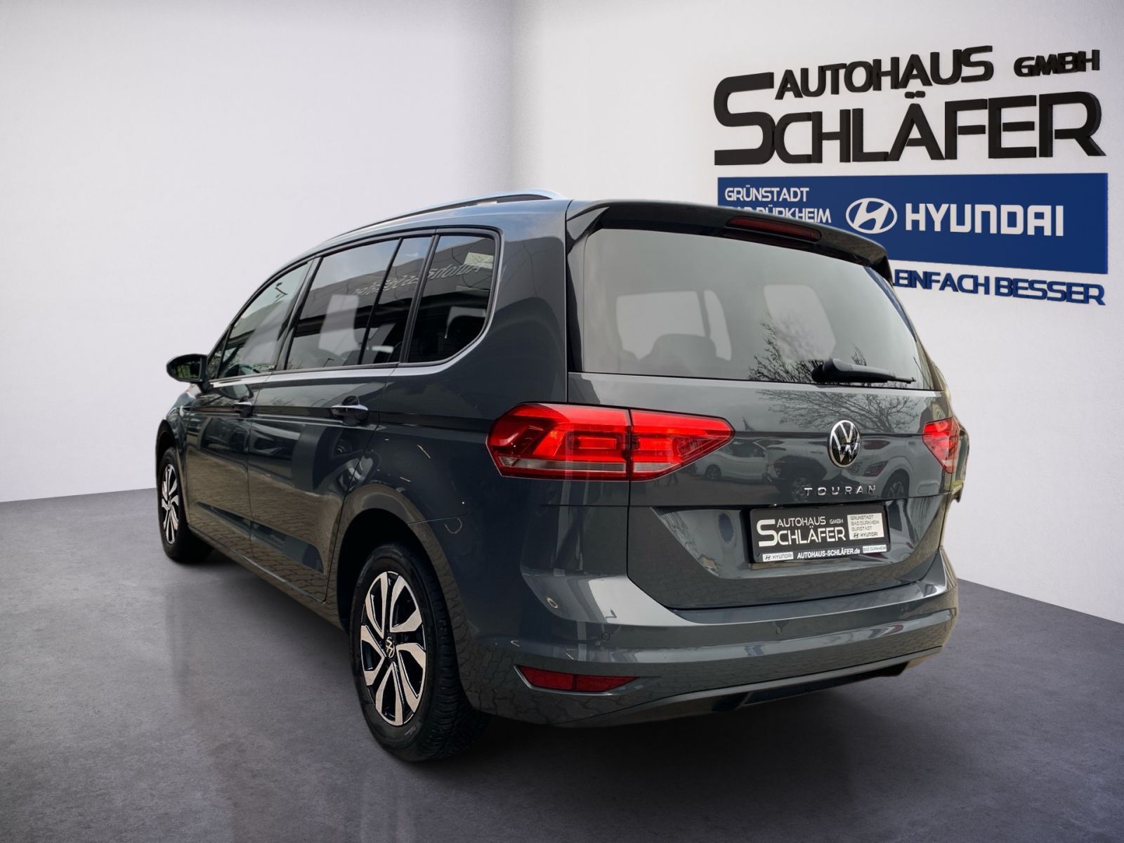 Fahrzeugabbildung Volkswagen Touran 2.0 TDI Active Navi Panorama Dach