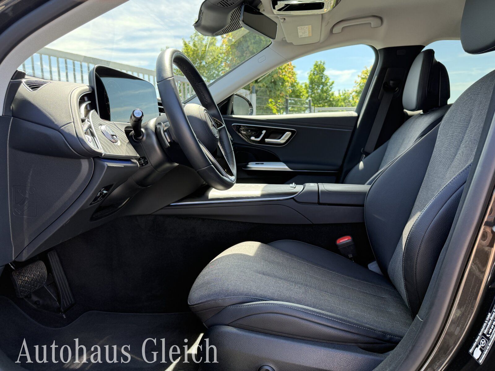 Fahrzeugabbildung Mercedes-Benz E 300 de Avantgarde Advanced Plus Distronic/Klim