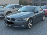 BMW 320 Baureihe 3 Coupe 320d - BMW 320 aus 2010: Coupé