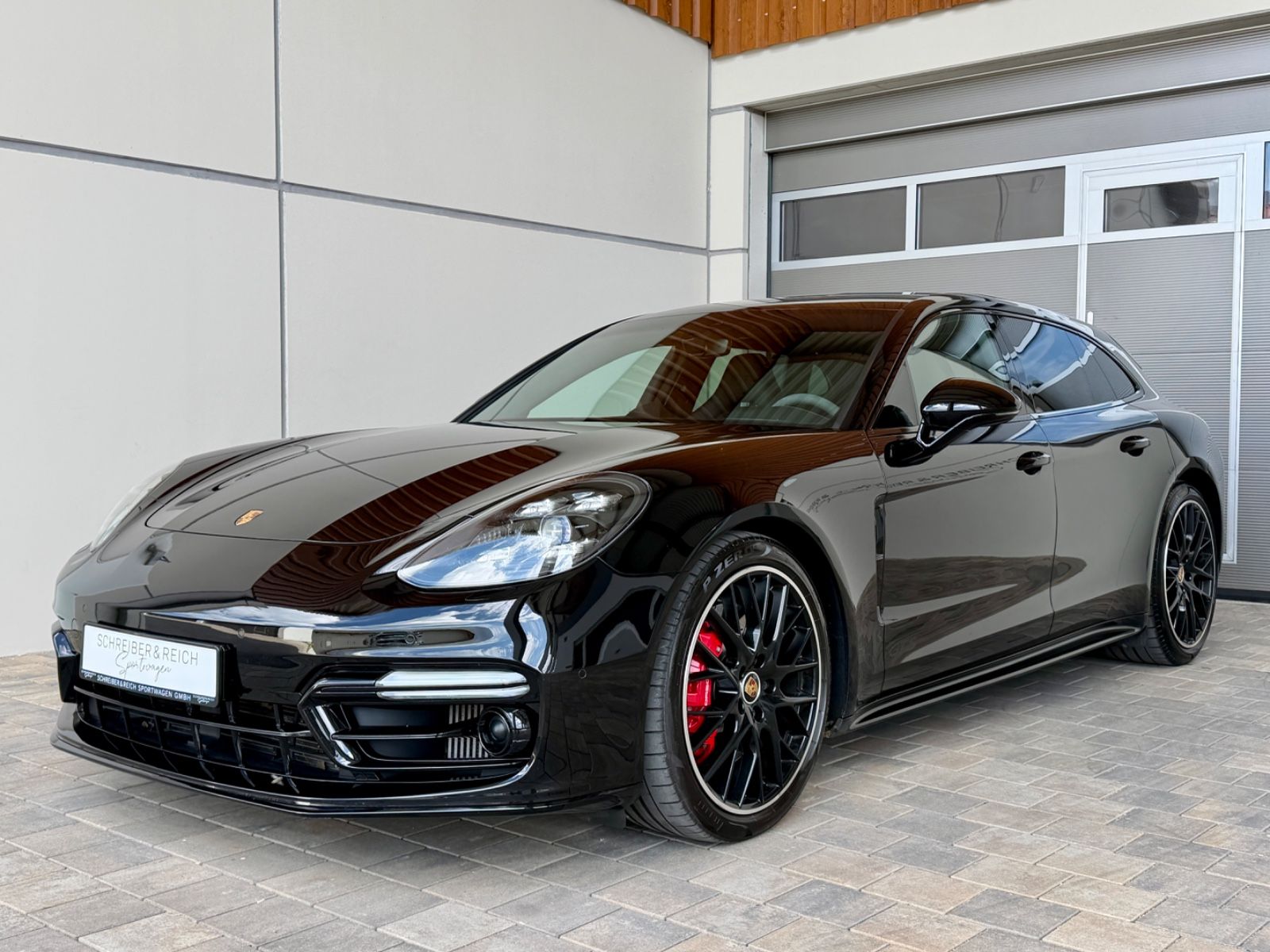 PORSCHE Panamera Sport Turismo GTS