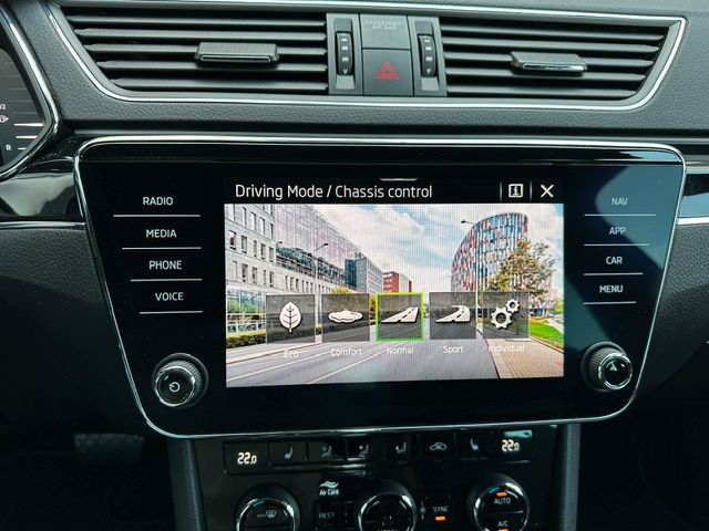 Superb Combi L&K 4x4 NAV;MASSAGE;ELHECK;ACC