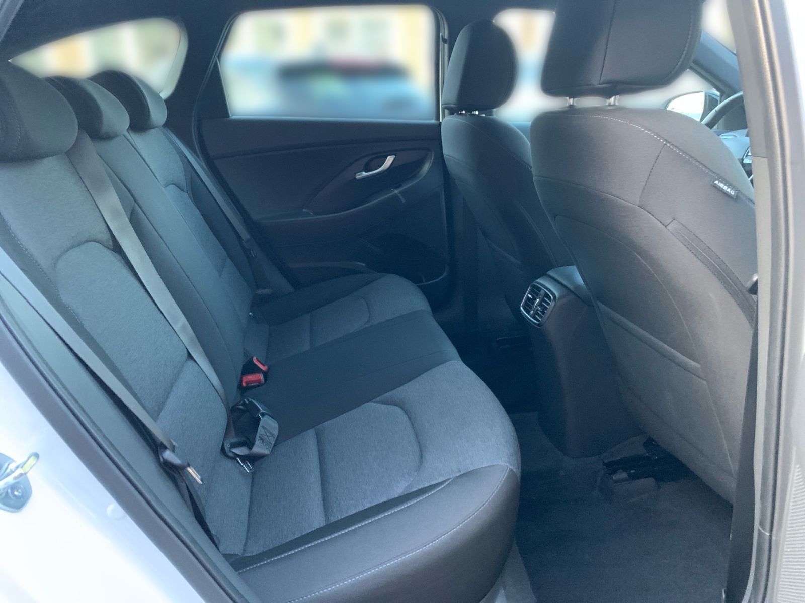 Fahrzeugabbildung Hyundai i30 Kombi 1.0 T-GDI Connect & Go Navi LED