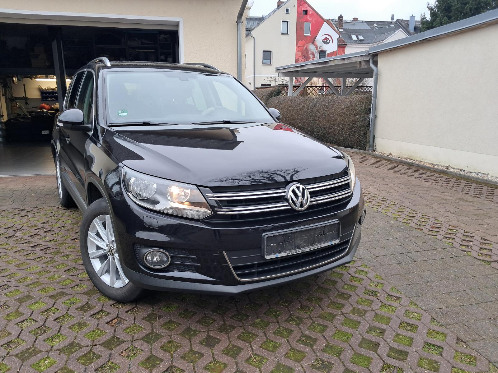 Volkswagen Tiguan Sport & Style 4Motion 1.Hand AHK,Navi