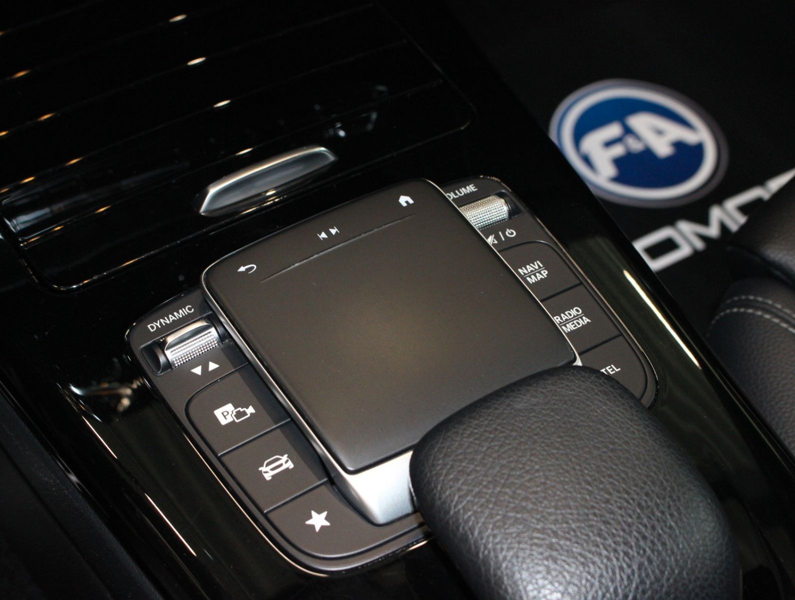 Fahrzeugabbildung Mercedes-Benz A 200 d Progressive Carbon+Wdescreen+Navi+Kamera