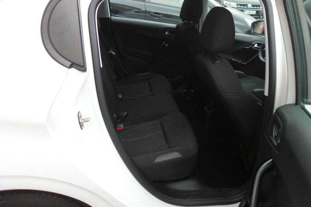 Peugeot 208 Active**KLIMA**TOUCHSCREEN**