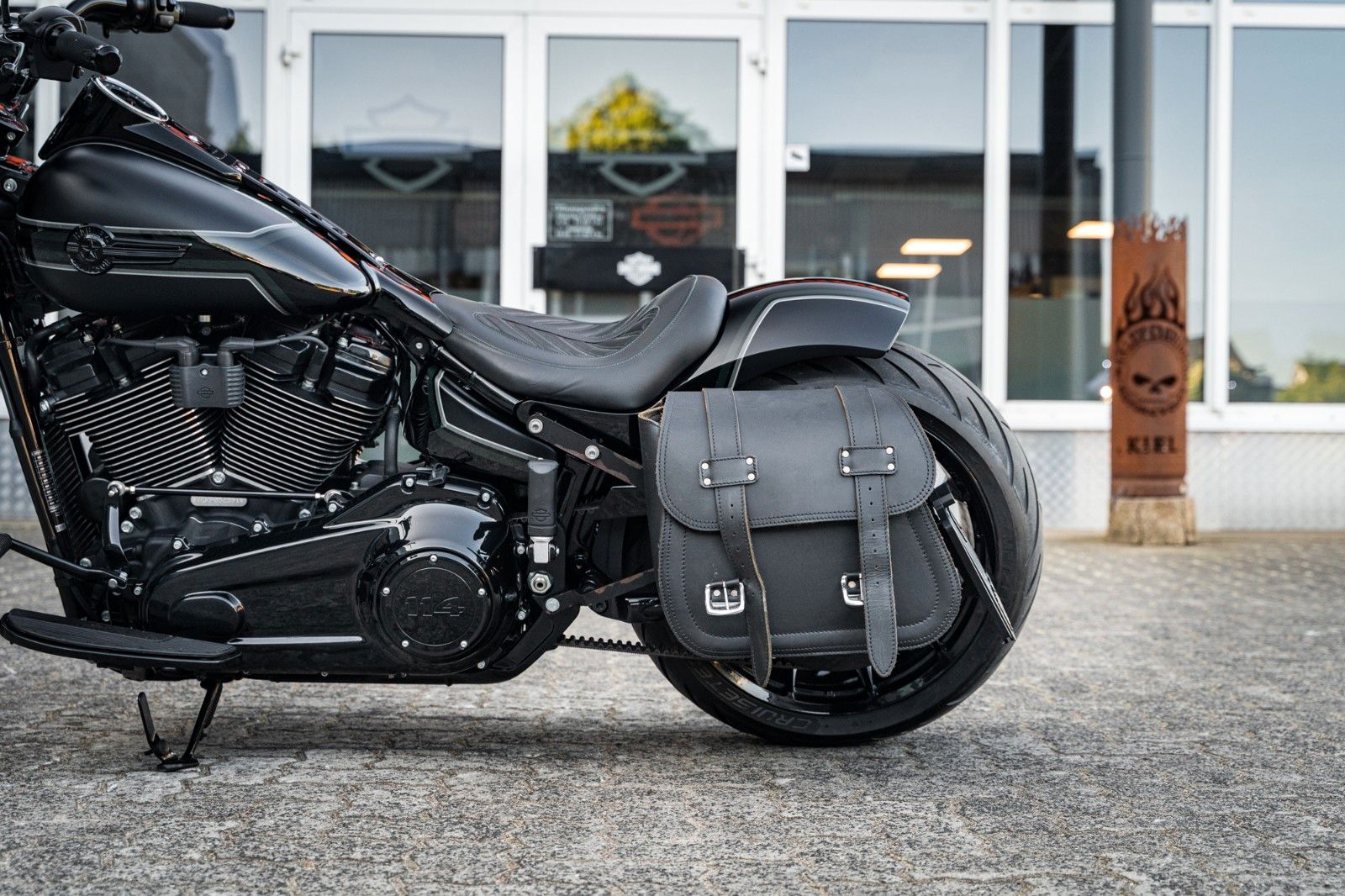Fahrzeugabbildung Harley-Davidson DARK FAT BOY FLFBS 114 MY23 -JEKILL&HYDE-