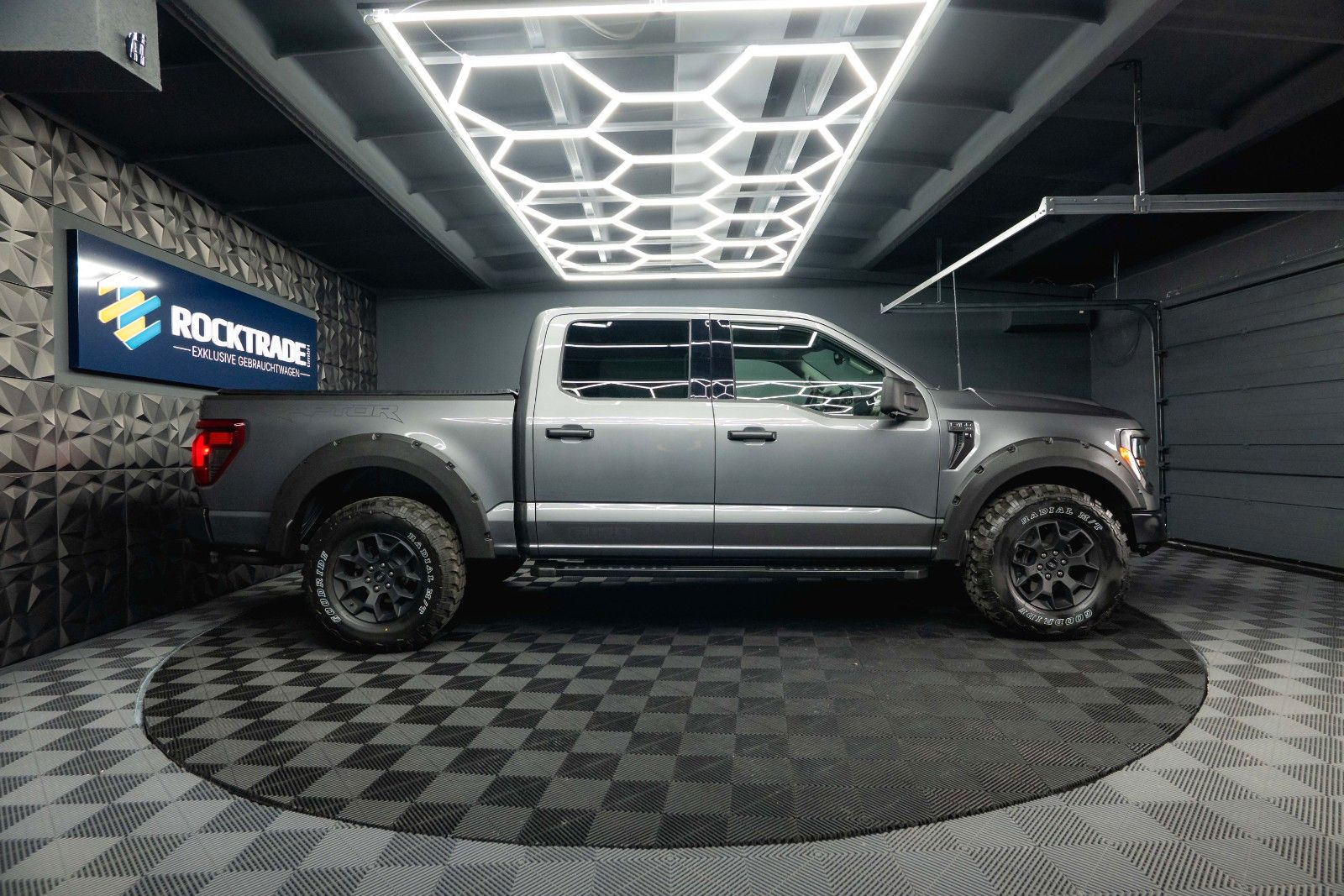 Fahrzeugabbildung Ford F150 5.0L V8 4x4 Offroad SuperCrew RAPTOR 19%